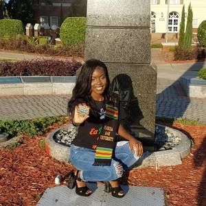 Meet your Posher, April